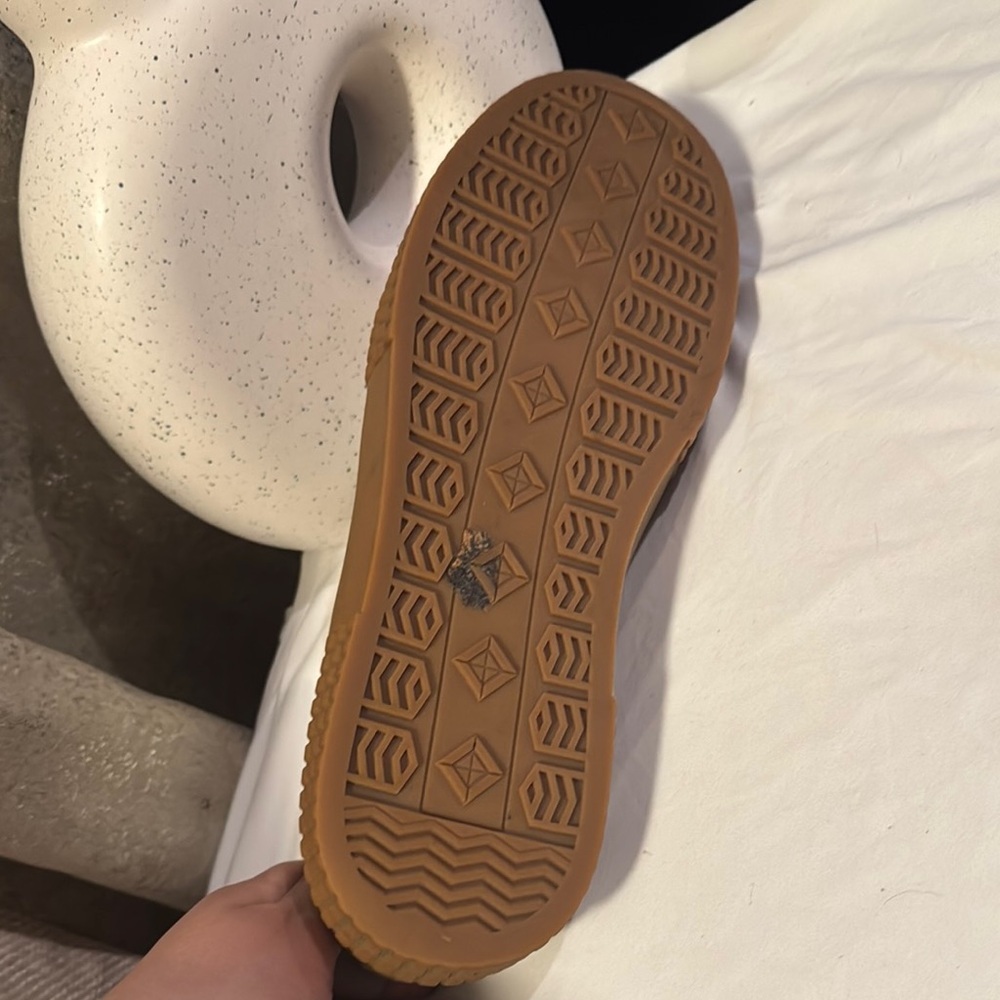 Tan and‎ Brown Low-Top Sneakers with Chunky Sole - Picture 7 of 7